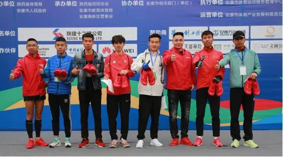 功夫中底跑鞋,不伤足弓的碳板跑鞋