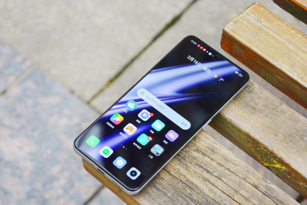 真我gtneo5官宣首发240w快充,真我gtneo5200w和240w充电测评