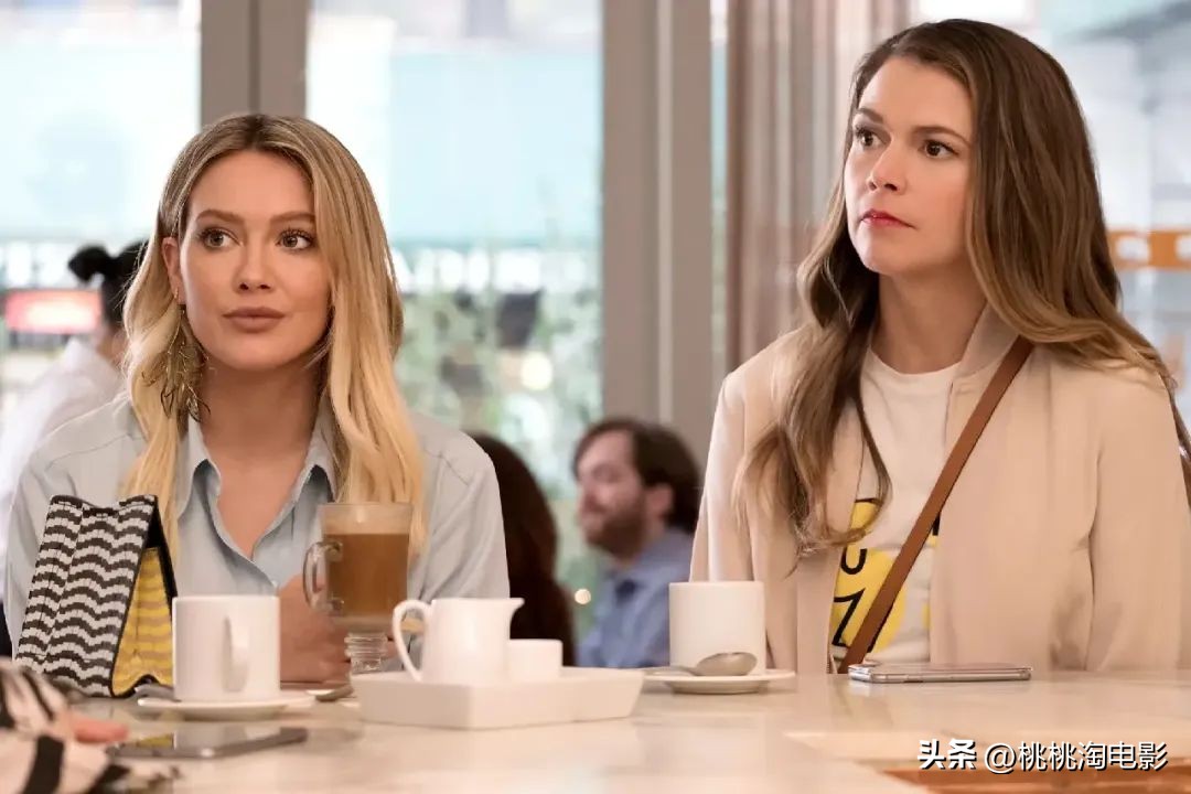 希拉里达芙戴遮阳帽,希拉里达芙穿牛仔