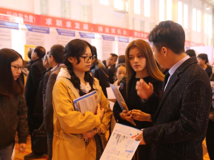 “我当过学生会主席”，毕业生自认优秀，面试官的话令他无言以对