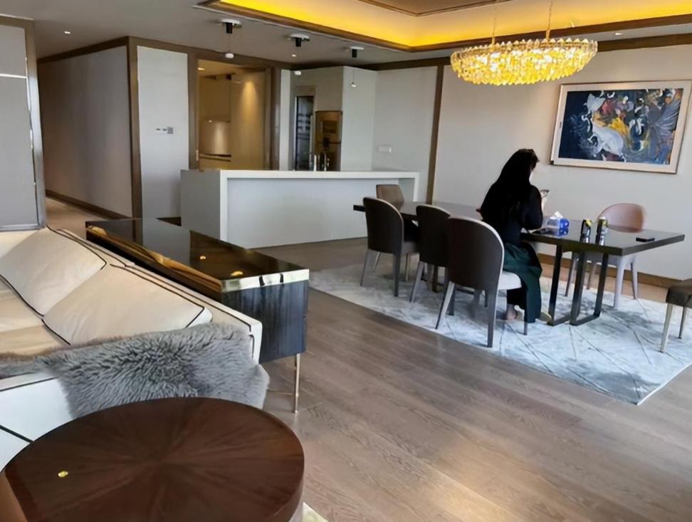 吴亦凡破产了？上海1.28亿豪宅疑似出售，房子406平可眺望陆家嘴