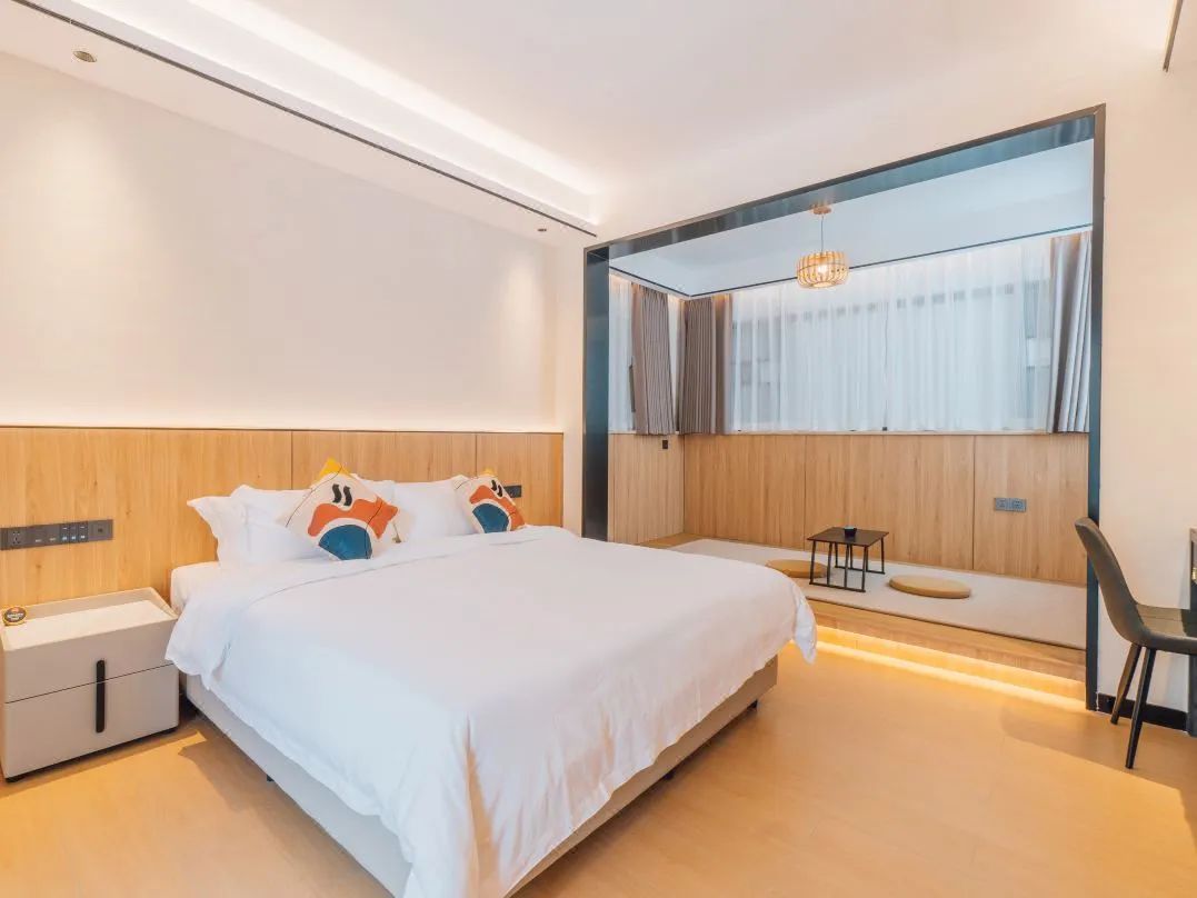 閲戠鍗佹湀鍥藉簡涓鍋囨湡浣忓鏀荤暐,閲戠涔嬬害