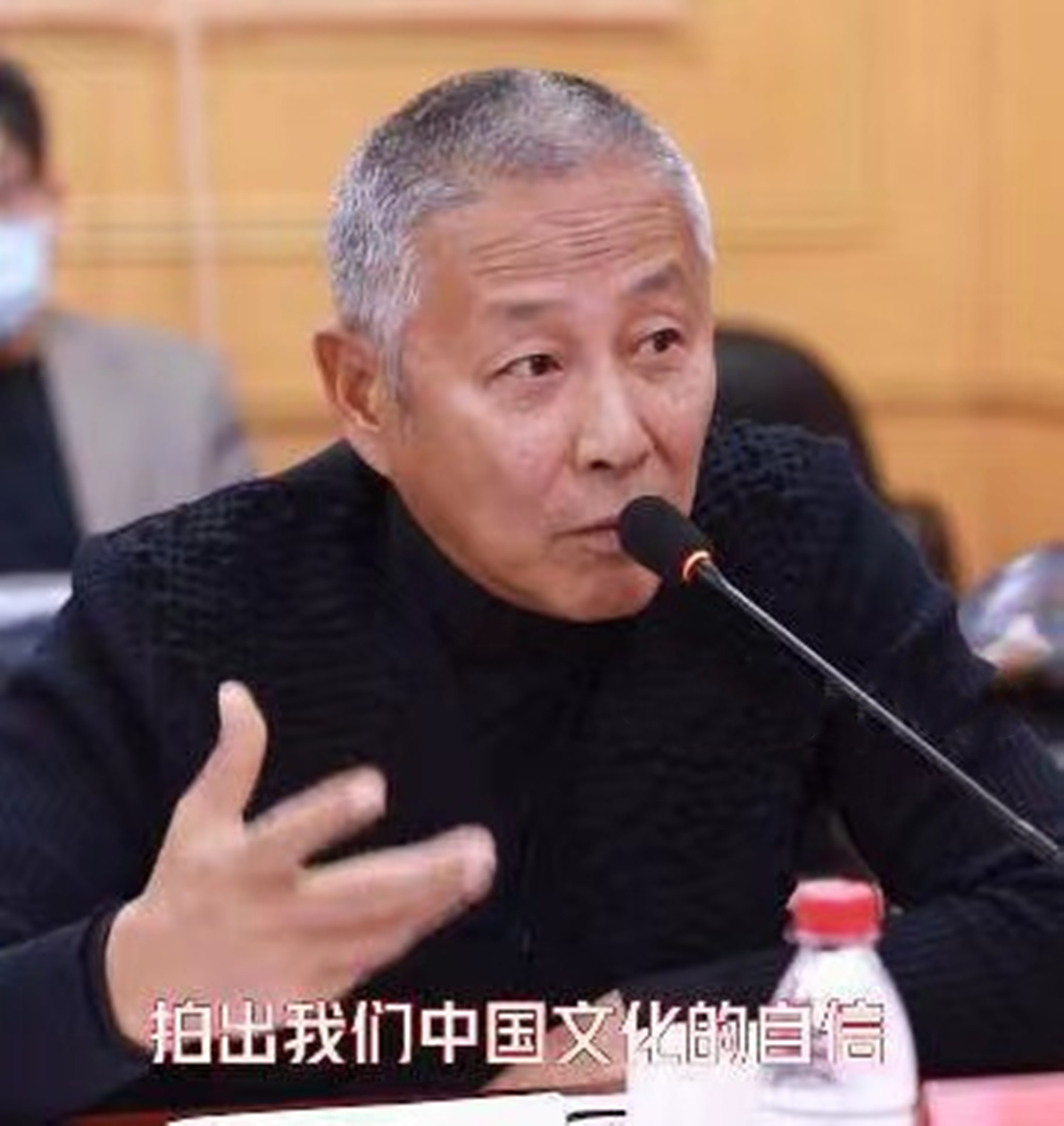 52岁演少女,借拍戏之名行咸猪手,影视圈这些畸形现象,该改改了