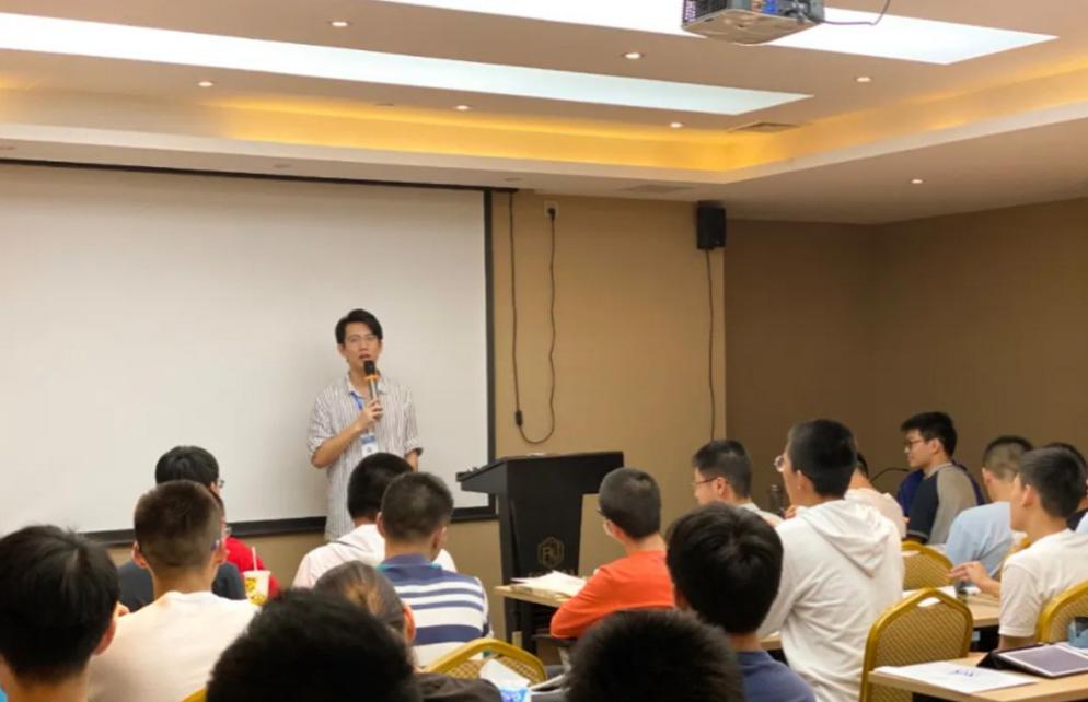 广东16岁女孩懒得考清华北大,广东一名女孩放话不考清华北大