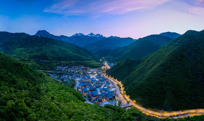 九寨沟丽思卡尔顿隐士度假酒店,全球第一百家丽思卡尔顿