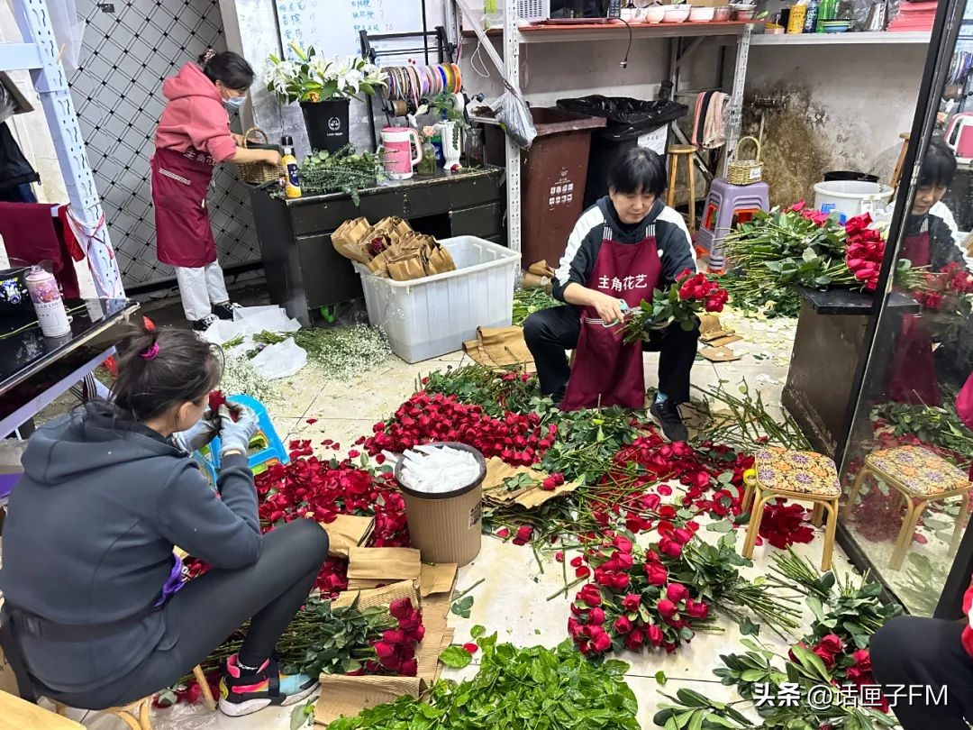 外卖也能印文件、修电脑、送鲜花……街边小店上线，为“15分钟便民生活圈”注入新内涵