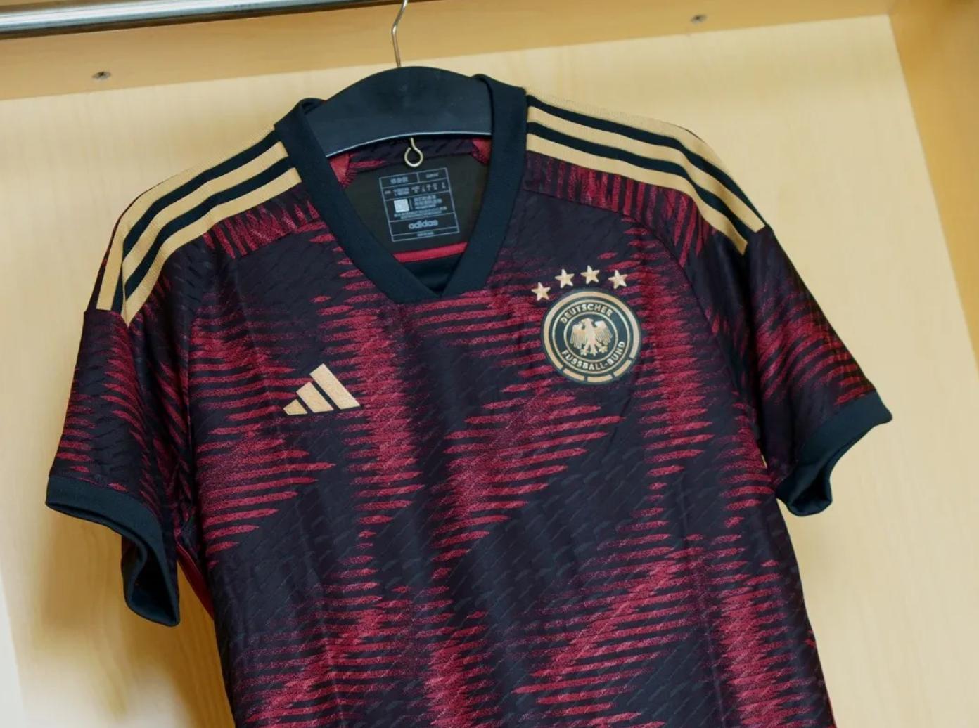 「世界杯球衣」馋哭中国球迷的细节（一）