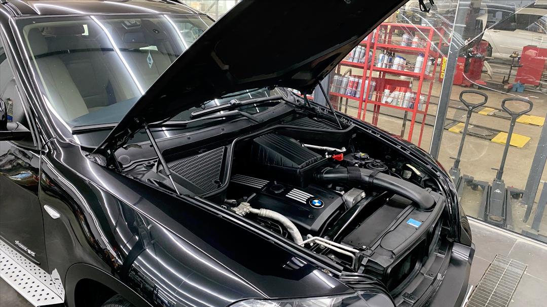 14款宝马x5老改新过程,2011款宝马x5翻新修复