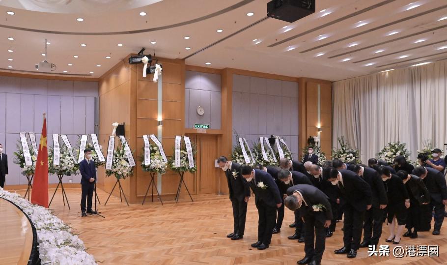 近万香港人排队悼念江爷爷！这一幕感动全国