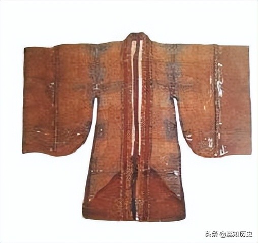 最美婚纱还是中国传统的凤冠霞帔,西方婚纱与中国古代婚服的差异