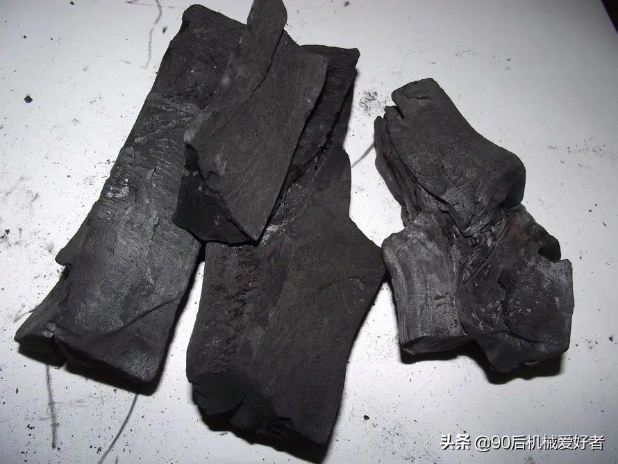 夫妻开烧鹅店一个月赚多少钱,夫妻开一家烧烤店需要多少