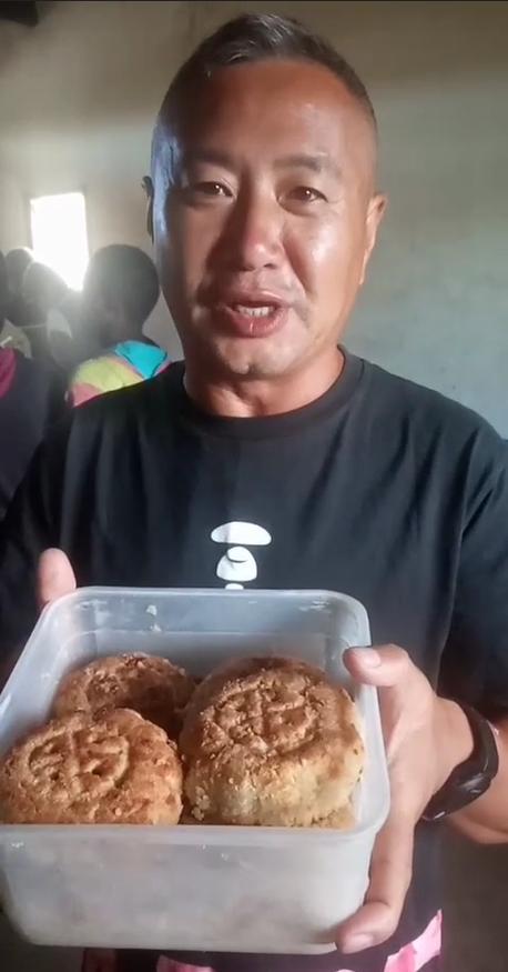 困在非洲监狱里的东北男人:父亲车祸母亲病重;妻子要求离婚;担心自己死在异国