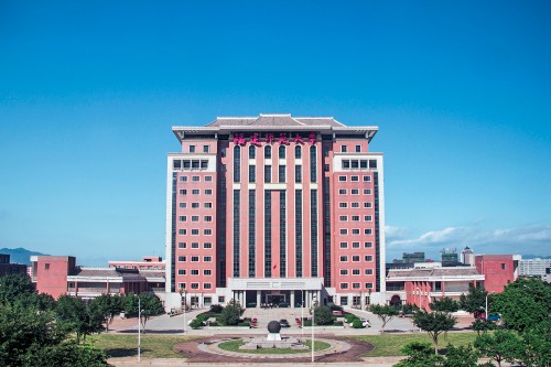 “天涯海角”一师范:实力真的很强悍!分低实力强,值得报考