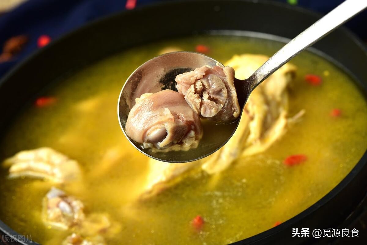 炖鸡汤时下锅多1个步骤鸡汤鲜香,炖鸡汤怎么炖不腥又好喝