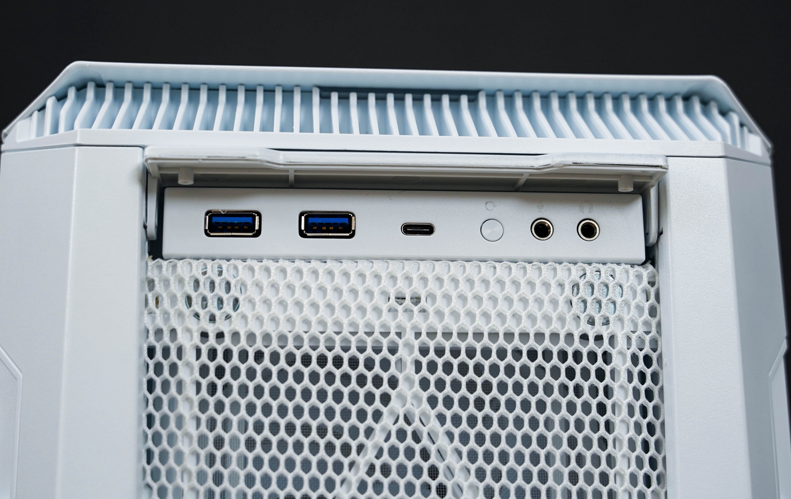 豪砸3万预算工作机，12900K+RTX3090Ti+32GCVNDDR5顶配纯白装机