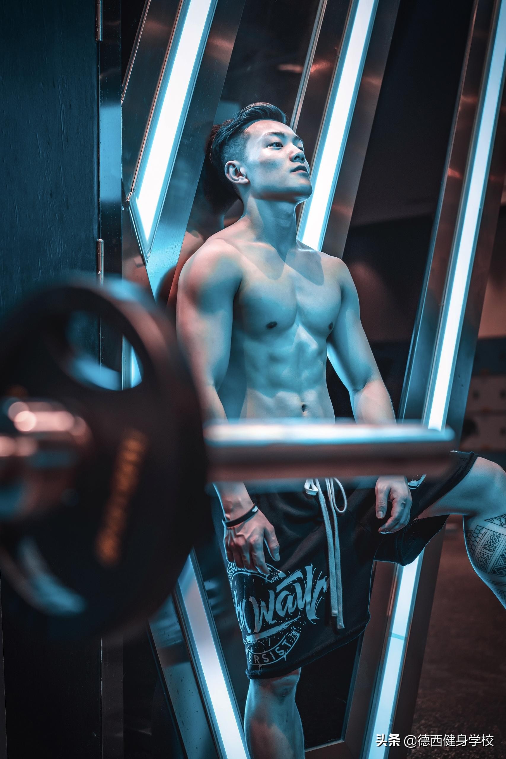 大腿内侧肌肉发达有什么好处,高中练肌肉有什么好处和坏处