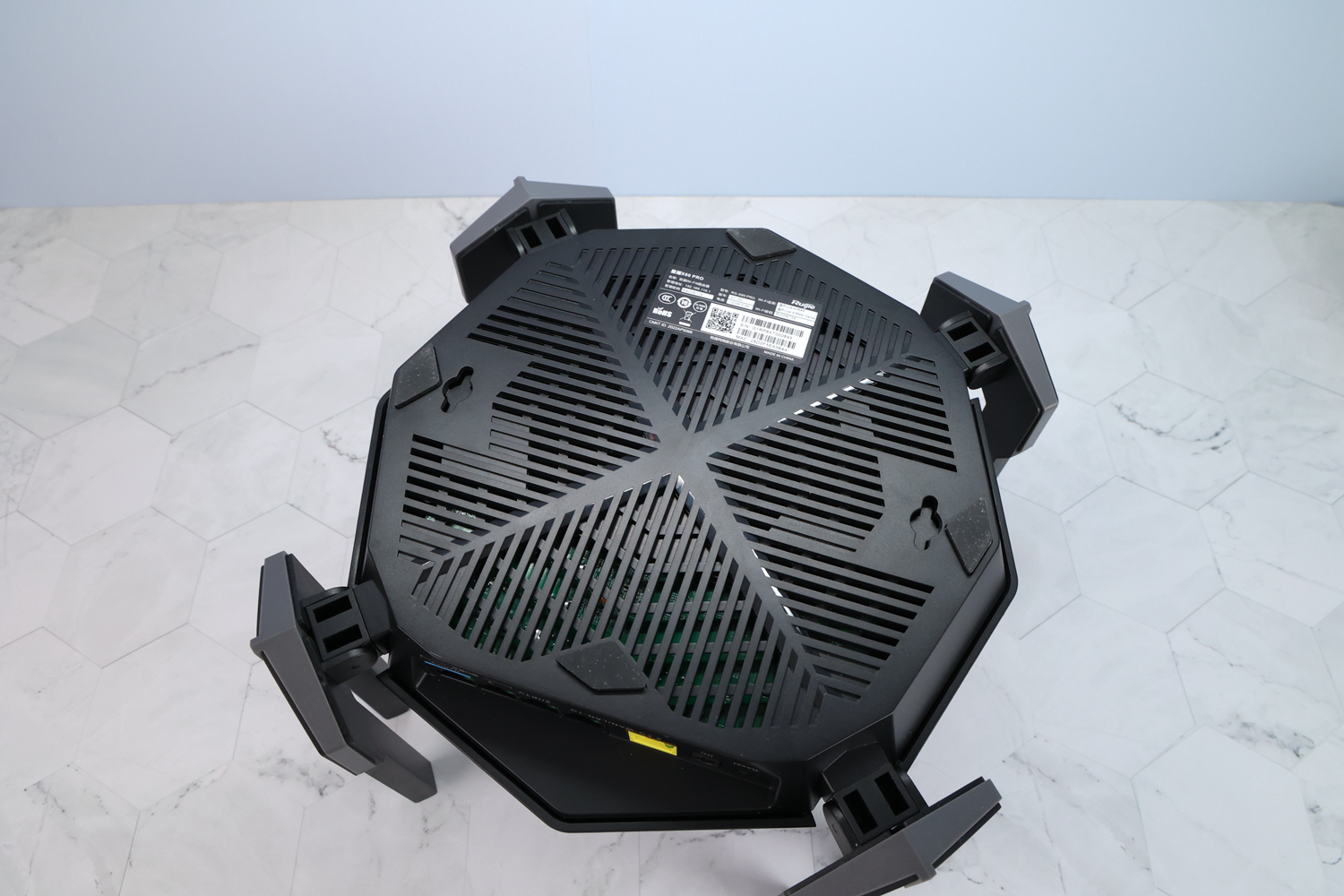 锐捷天蝎和华为路由器哪个好,锐捷天蝎三频路由器参数