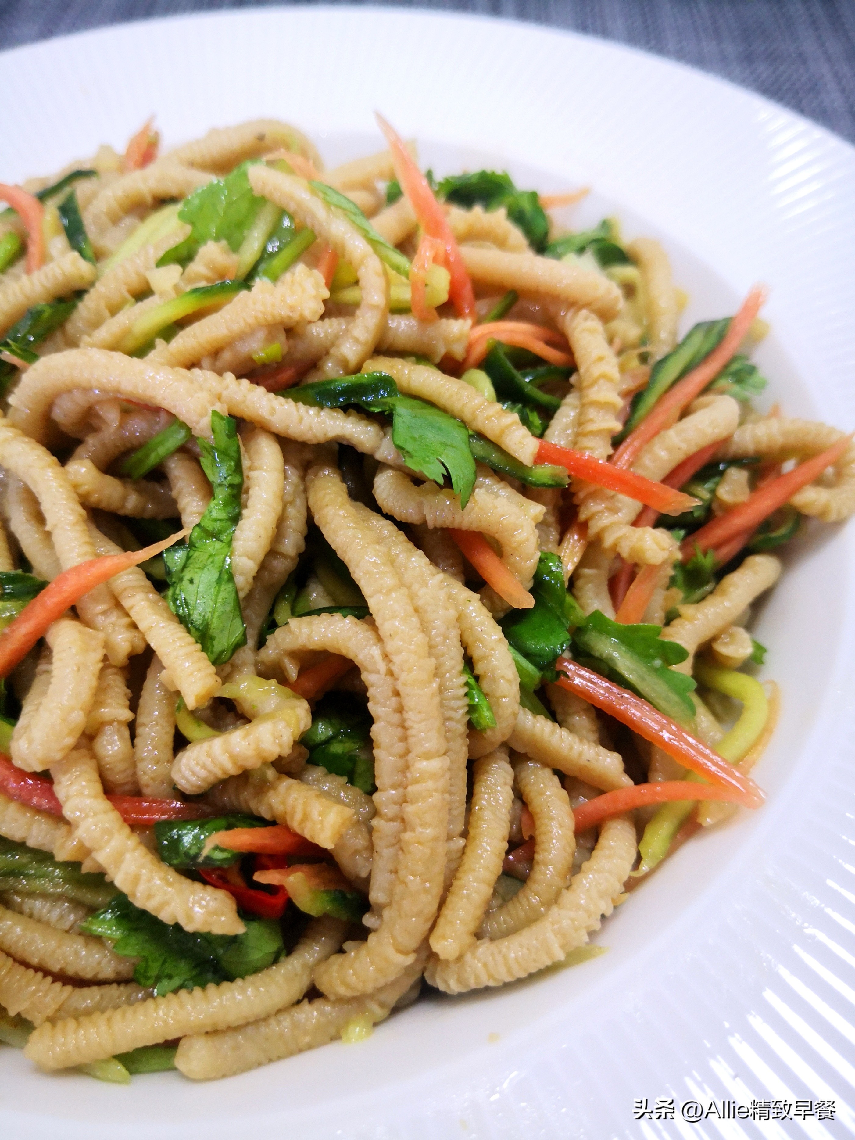 天气太热不想吃大鱼,凉拌莜面详细做法