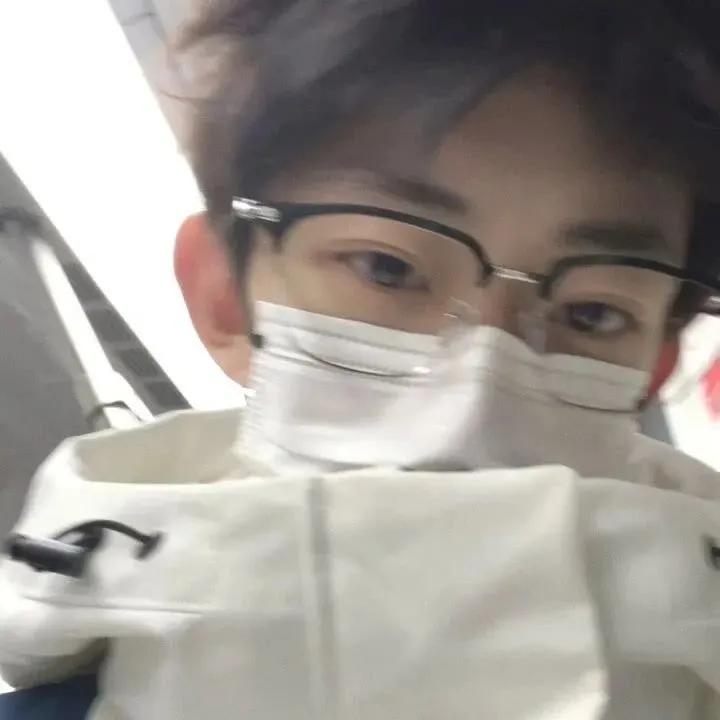 男生头像阳光简单干净,男生头像冷酷帅气