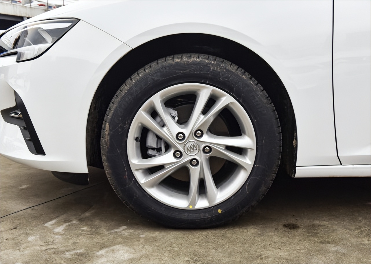 别克君威油耗车主视频,别克君威油耗异常增高