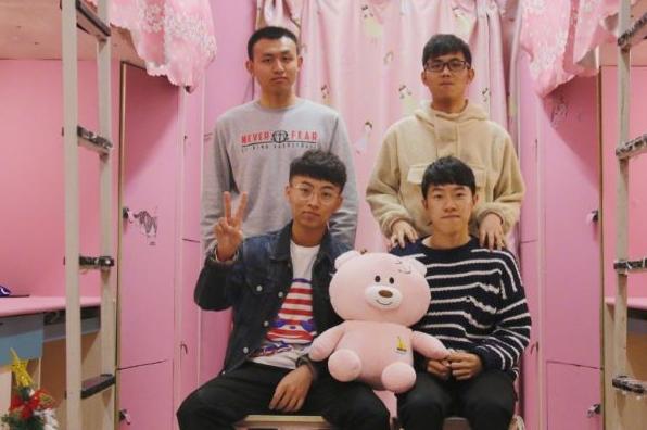 学生半夜打游戏影响室友,大学生宿舍打游戏影响别人休息