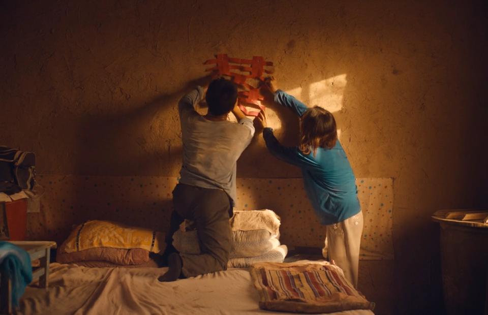 不曾拥有，就不会悲伤。《隐入尘烟》背景中的「囍」字