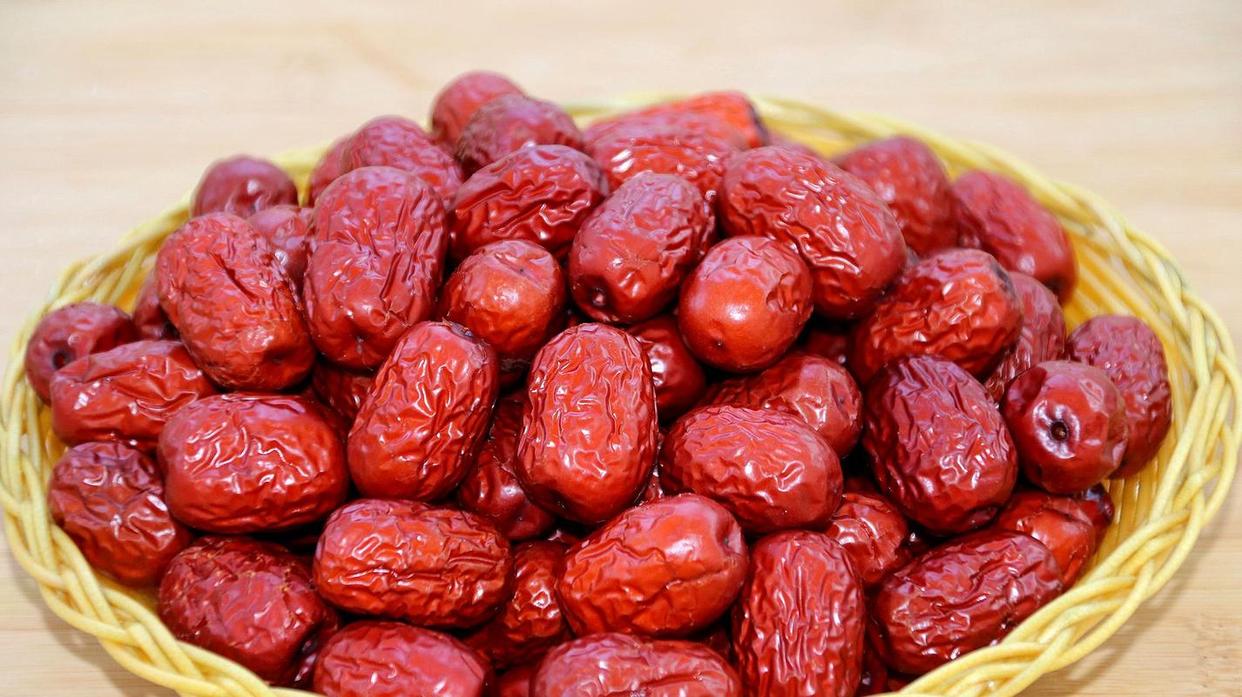 改善贫血的食物有哪些,贫血者吃红枣能快速补血吗