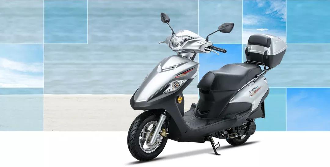 性价比高国产大踏板车,最具性价比踏板车125