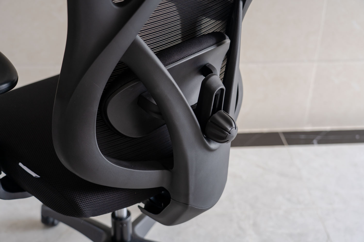 永艺入门级人体工学椅横评,永艺双背联动人体工学椅评测