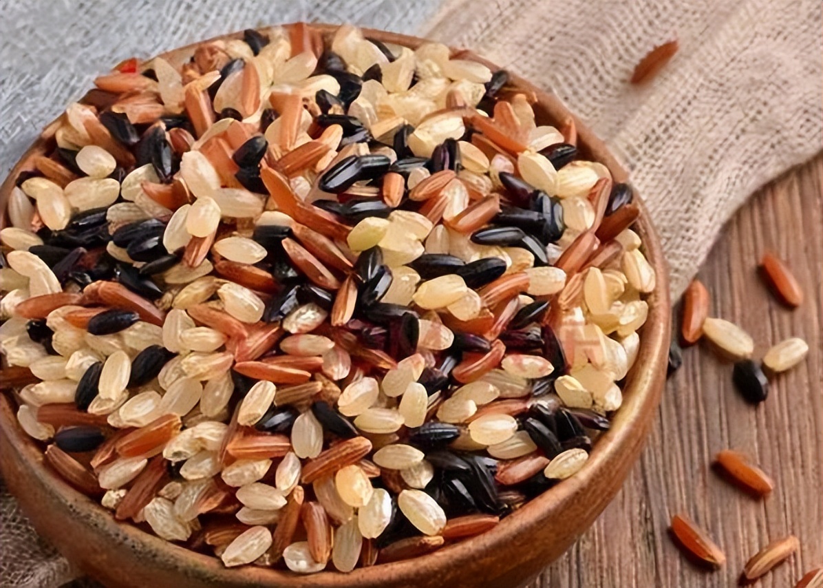 大米和玉米哪个当主食好可以减肥,减肥期间能不能把山芋和玉米吃饱