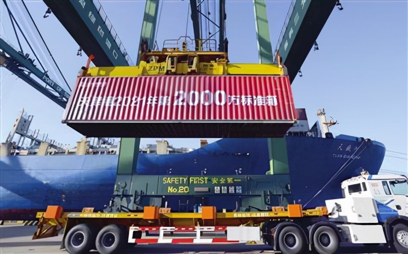 年集装箱吞吐量首次突破2000万标准箱天津港逆势稳增长背后的动力之源