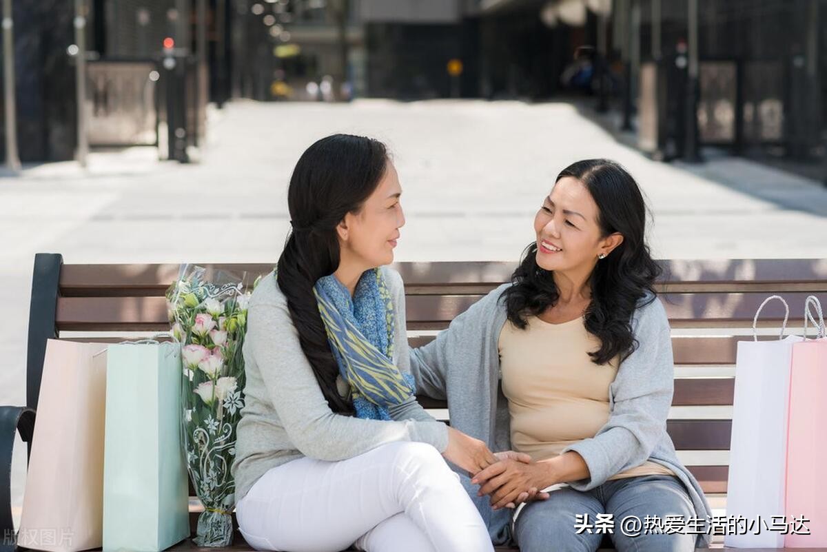 我退休躺平5年了，感觉很自在，可去了一趟堂姐家，我却后悔了