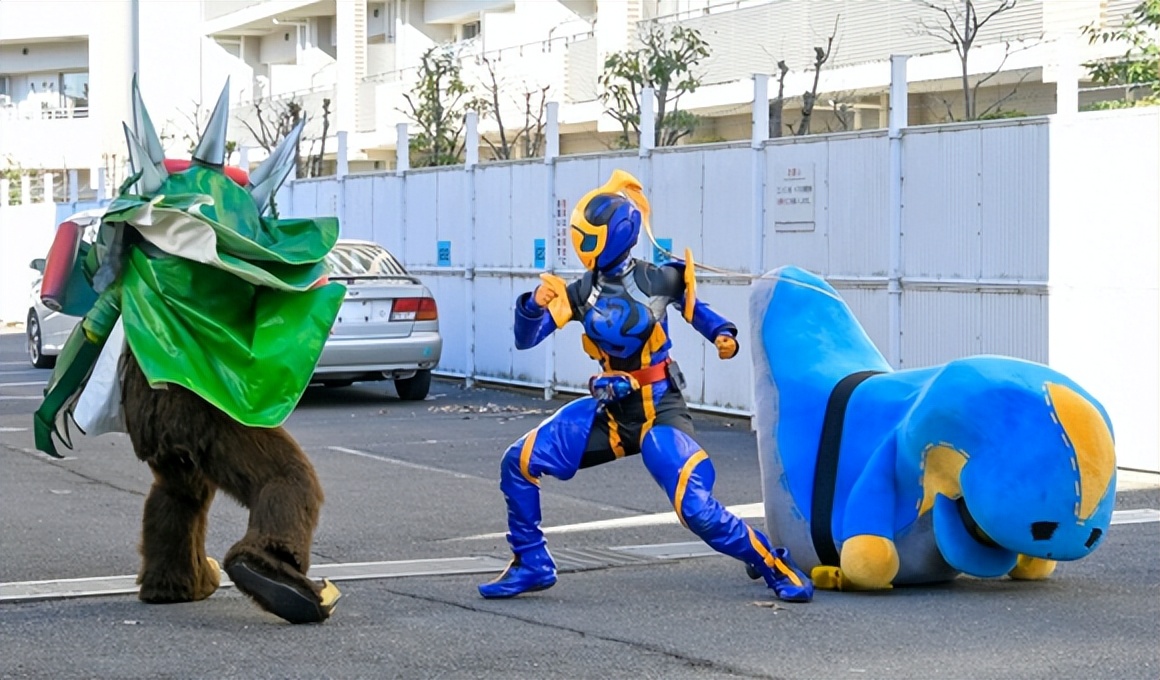 假面骑士：一辉的过去被公开，胖虎果然就是大王花的契约者