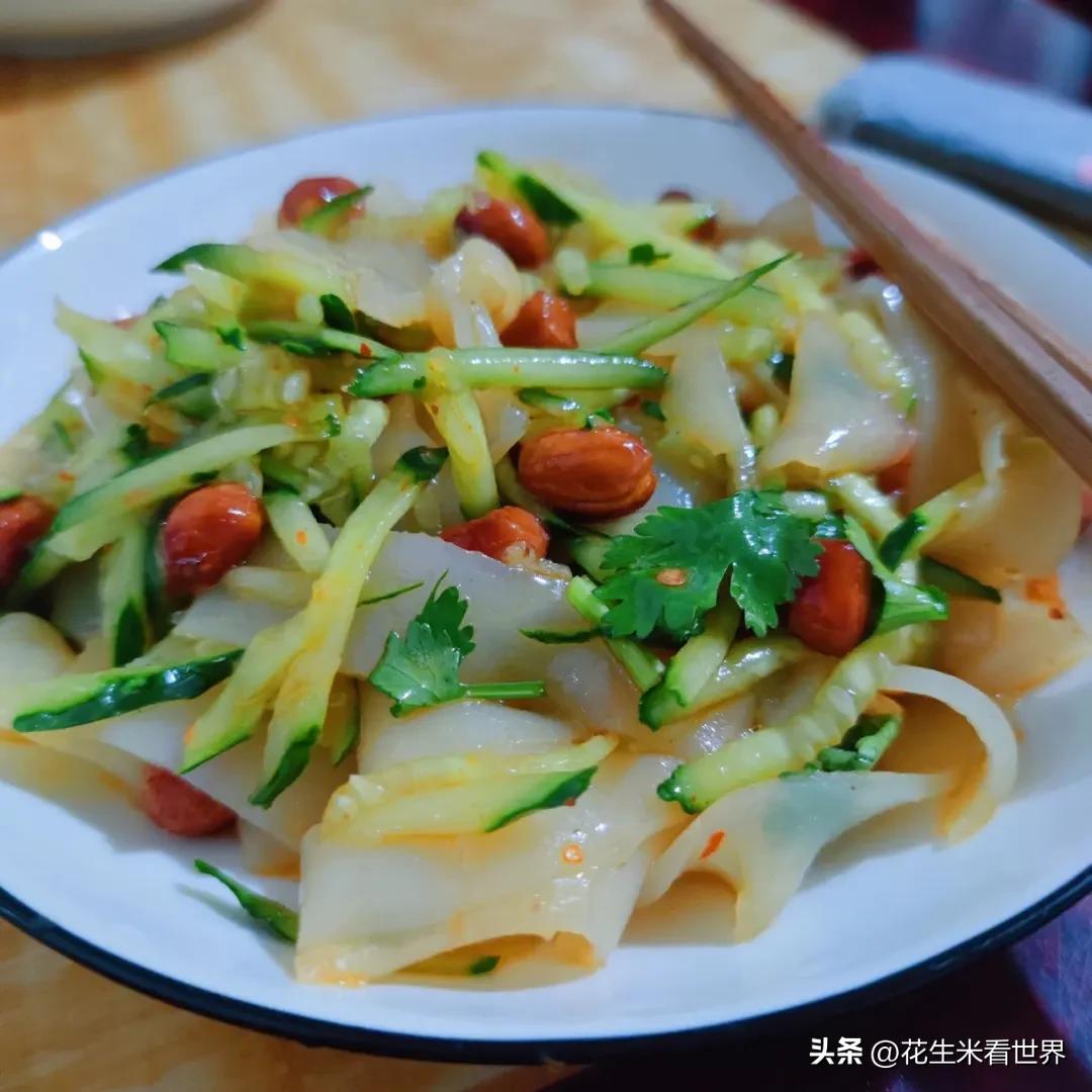 凉皮里面放点黄瓜丝居然被罚了,黄瓜和凉皮同时拌会罚款吗