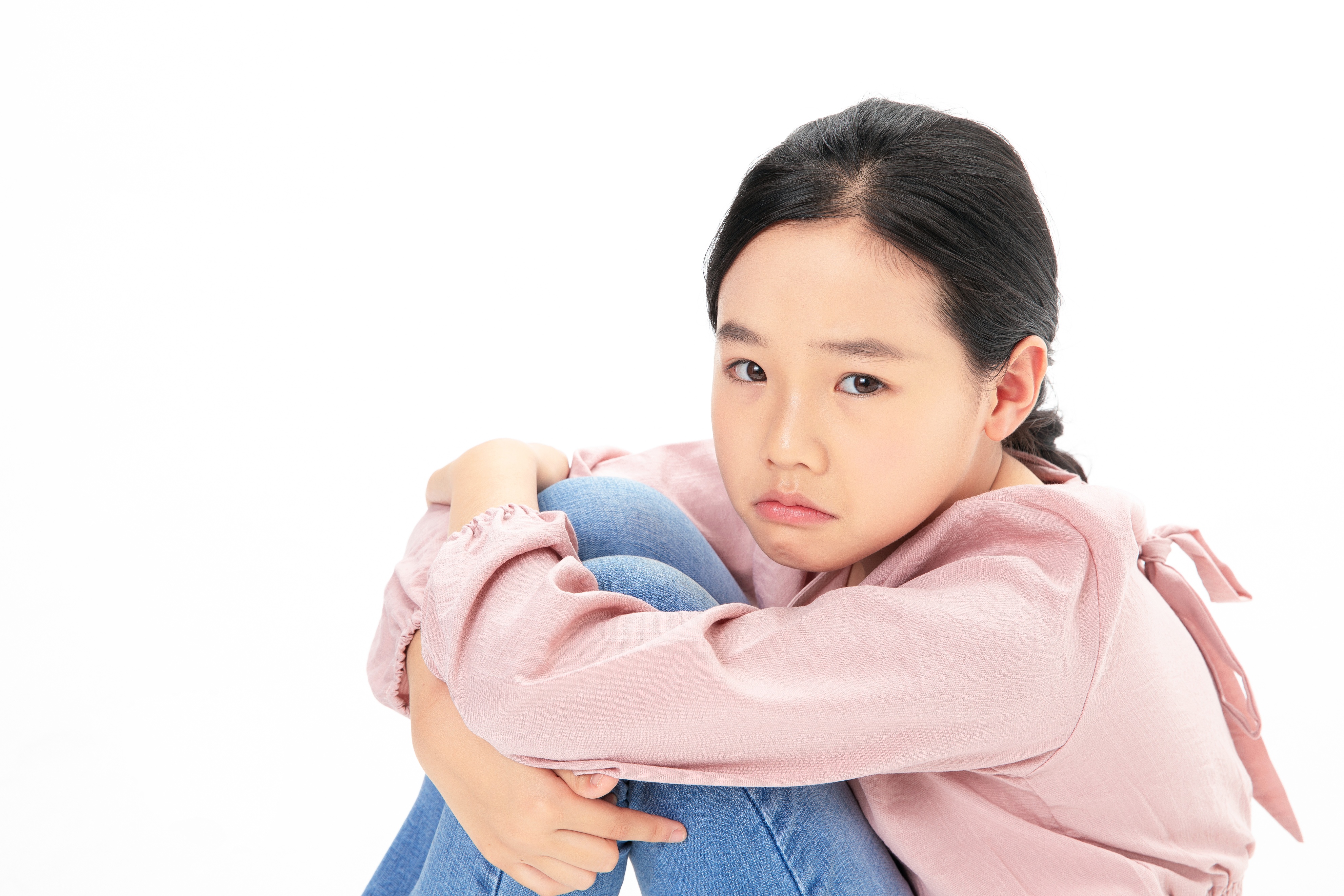 如何引导青春期孩子与异性相处,父母如何应对青春期女孩