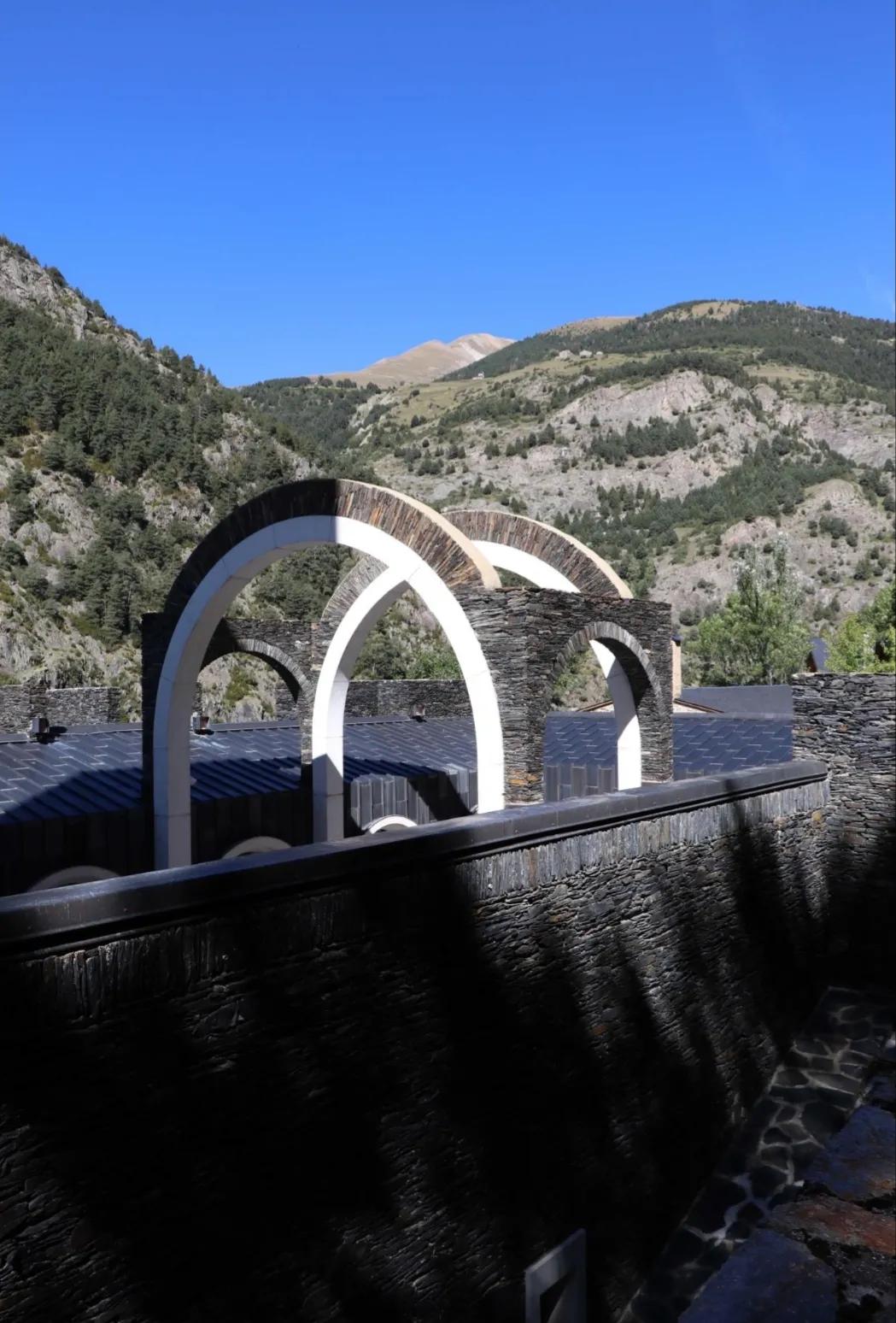 西班牙鬼才建筑师的梦幻世界,西班牙鬼才