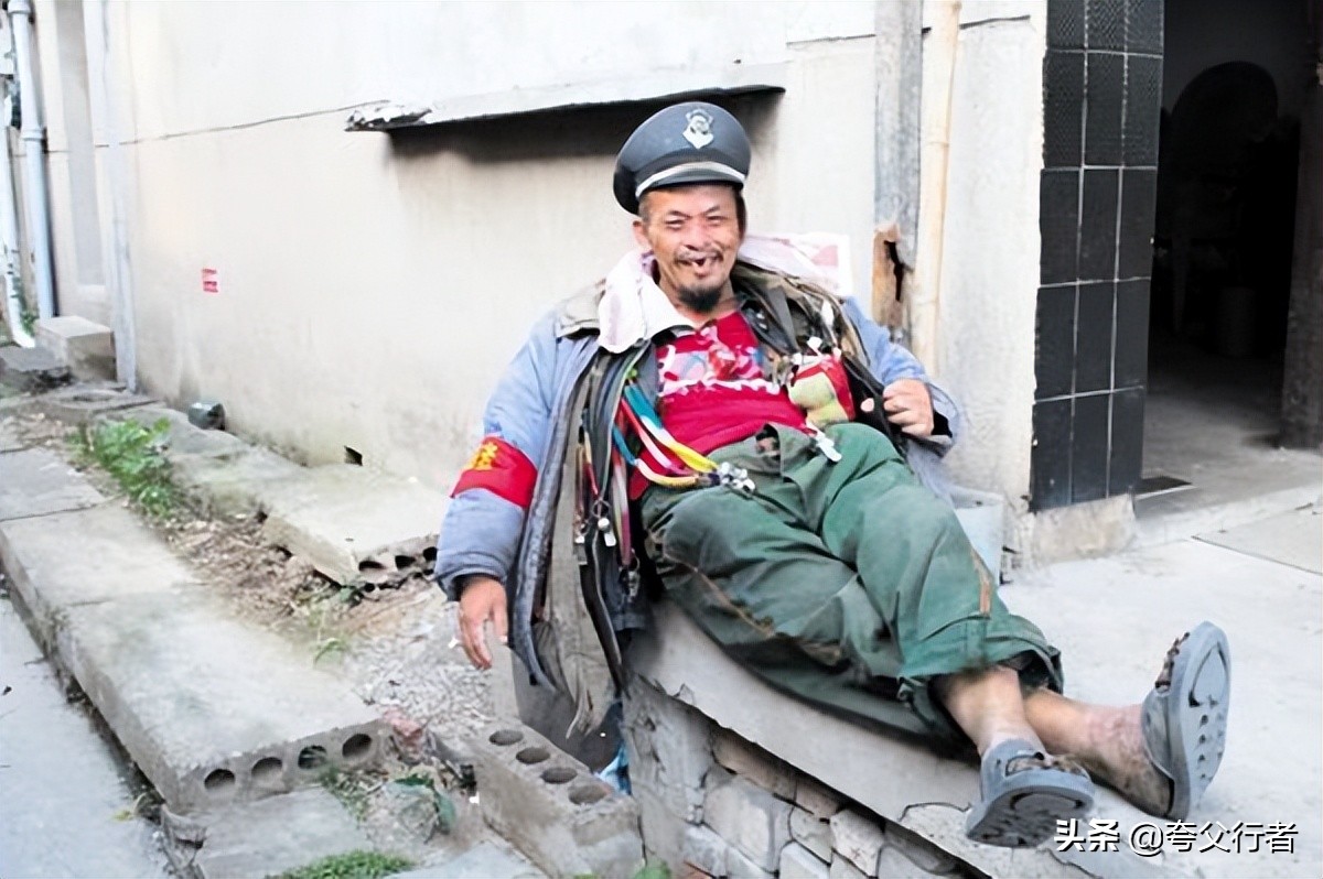 乡村纪实：带给村民无限快乐的傻小子，离开人世好多年了