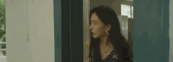 孤注一掷安娜被拔指甲后续,孤注一掷安娜被扎片段