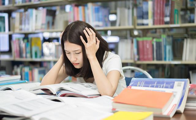 新型啃老孩子不以为然,新型啃老族带孩子啃老