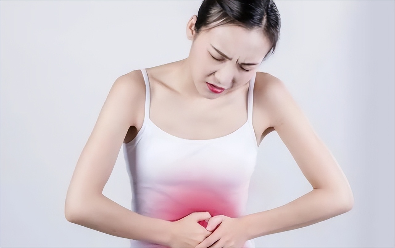 女孩的第一次月经几岁正常,女孩第一次来例假最佳年龄是多少