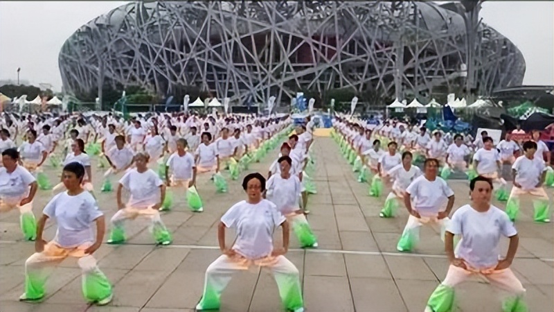 跳广场舞是怎么挣钱的,广场舞的领舞怎么赚钱的