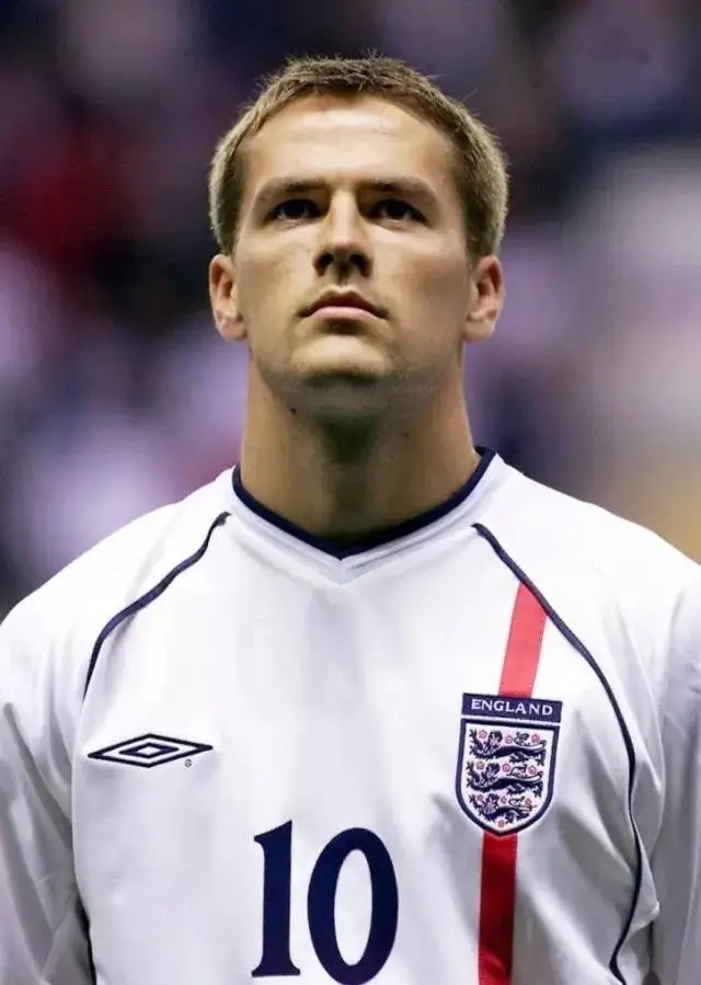 明明可以靠颜值吃饭图片,明明可以靠脸吃饭的人