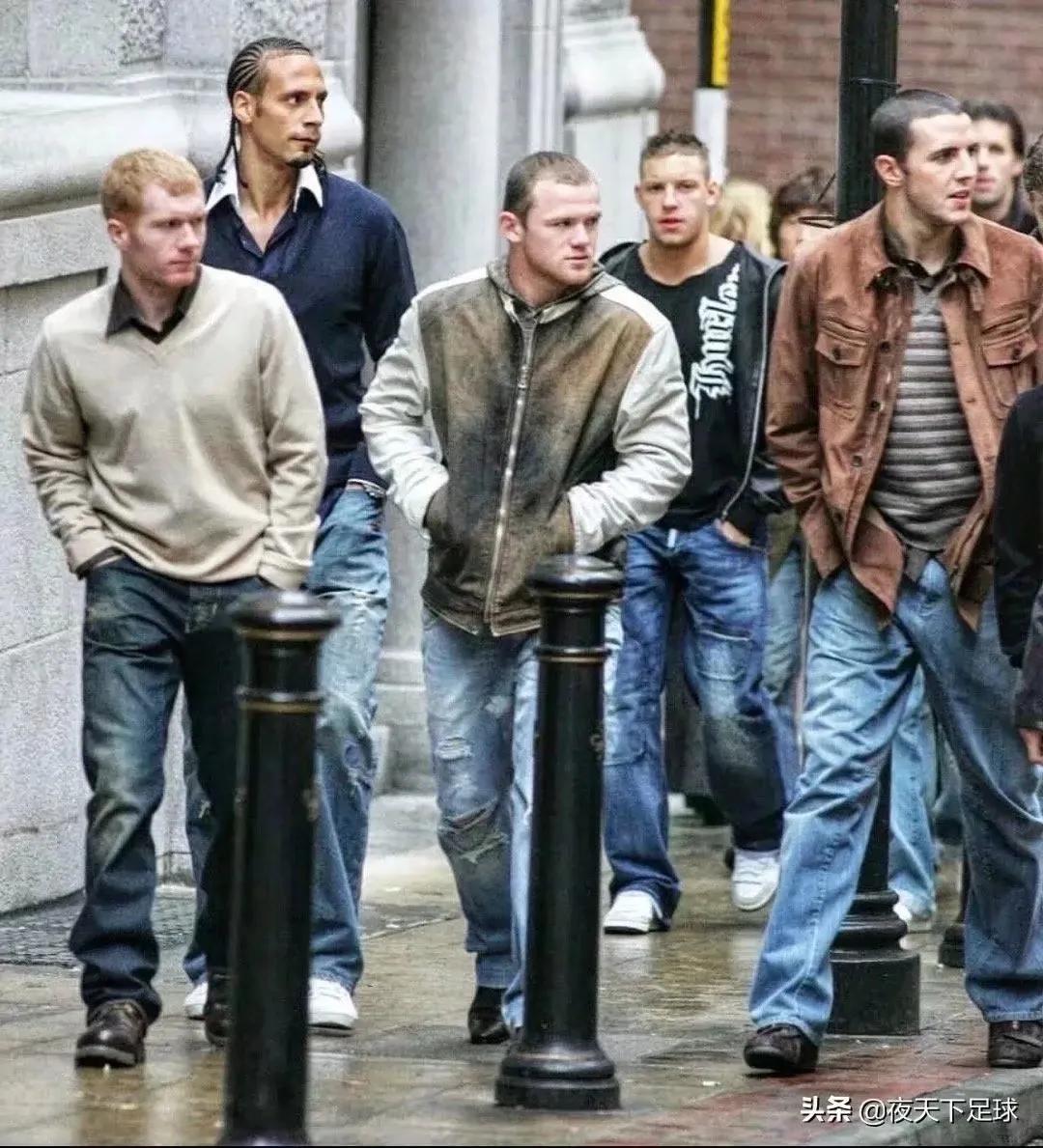 一个老头组建球队,一位老人支持一支球队