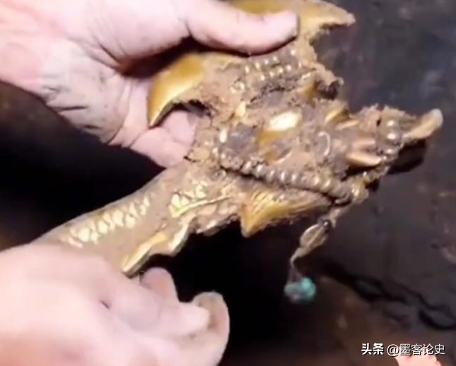 内蒙古一村民狩猎时发现金斧头,内蒙古一人打猎捡到金斧
