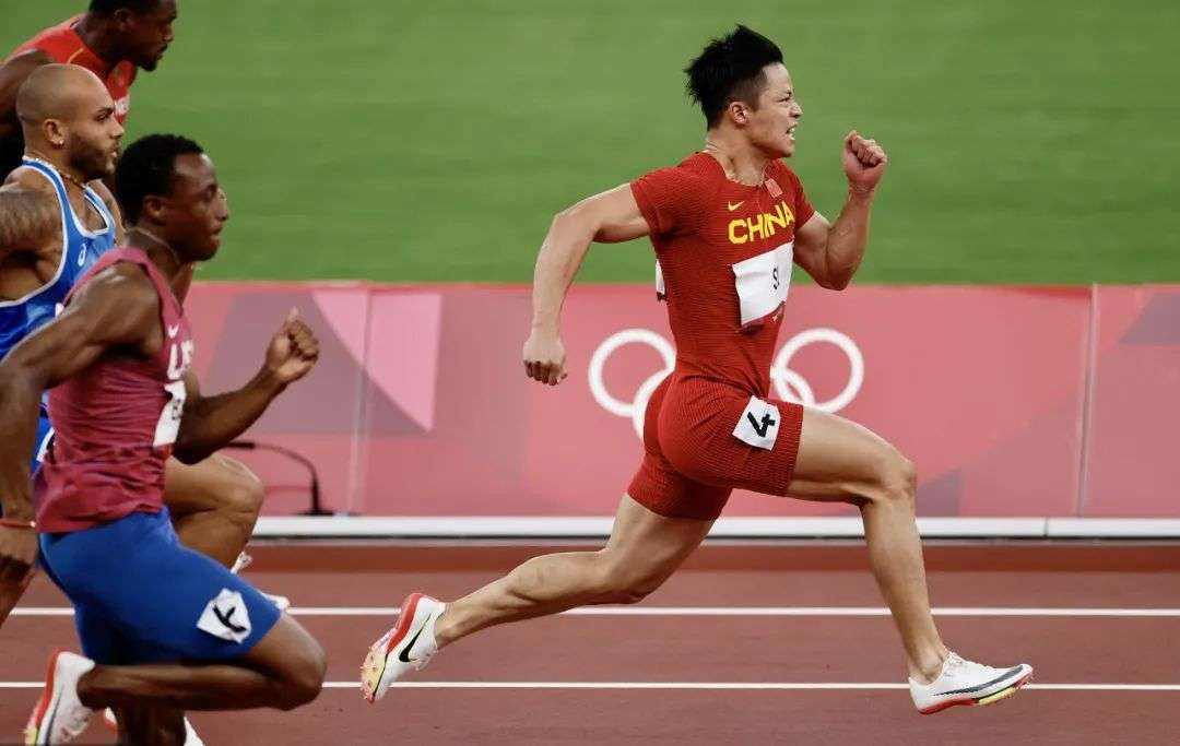 郑恺为什么要和苏炳添训练,郑恺以前国家二级运动员的视频