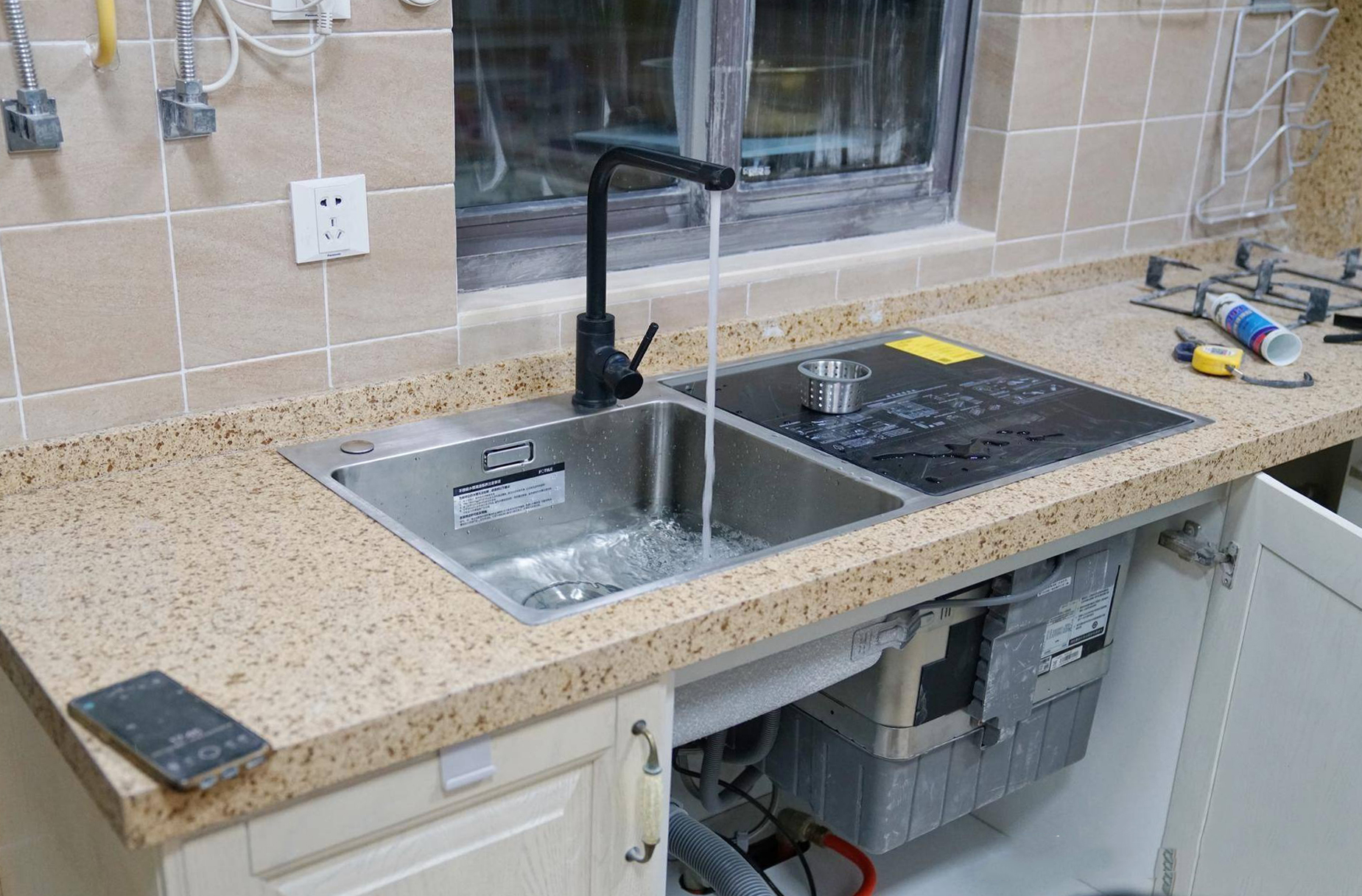 石英石厨房台耐用吗,靠谱厨房石英石台面如何选择