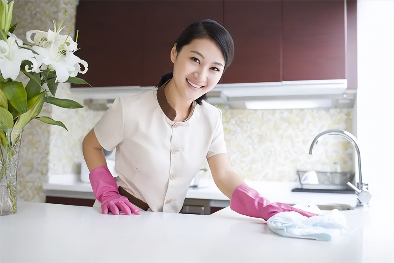 90后海归女孩做住家保姆抖音,海归女当住家保姆5年