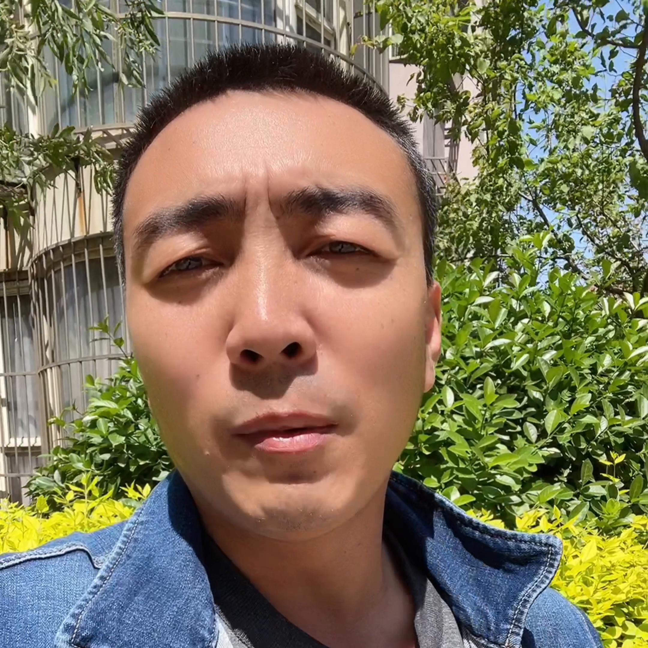 40到50岁夫妻工招聘,在哪里干搬运工工资高一点