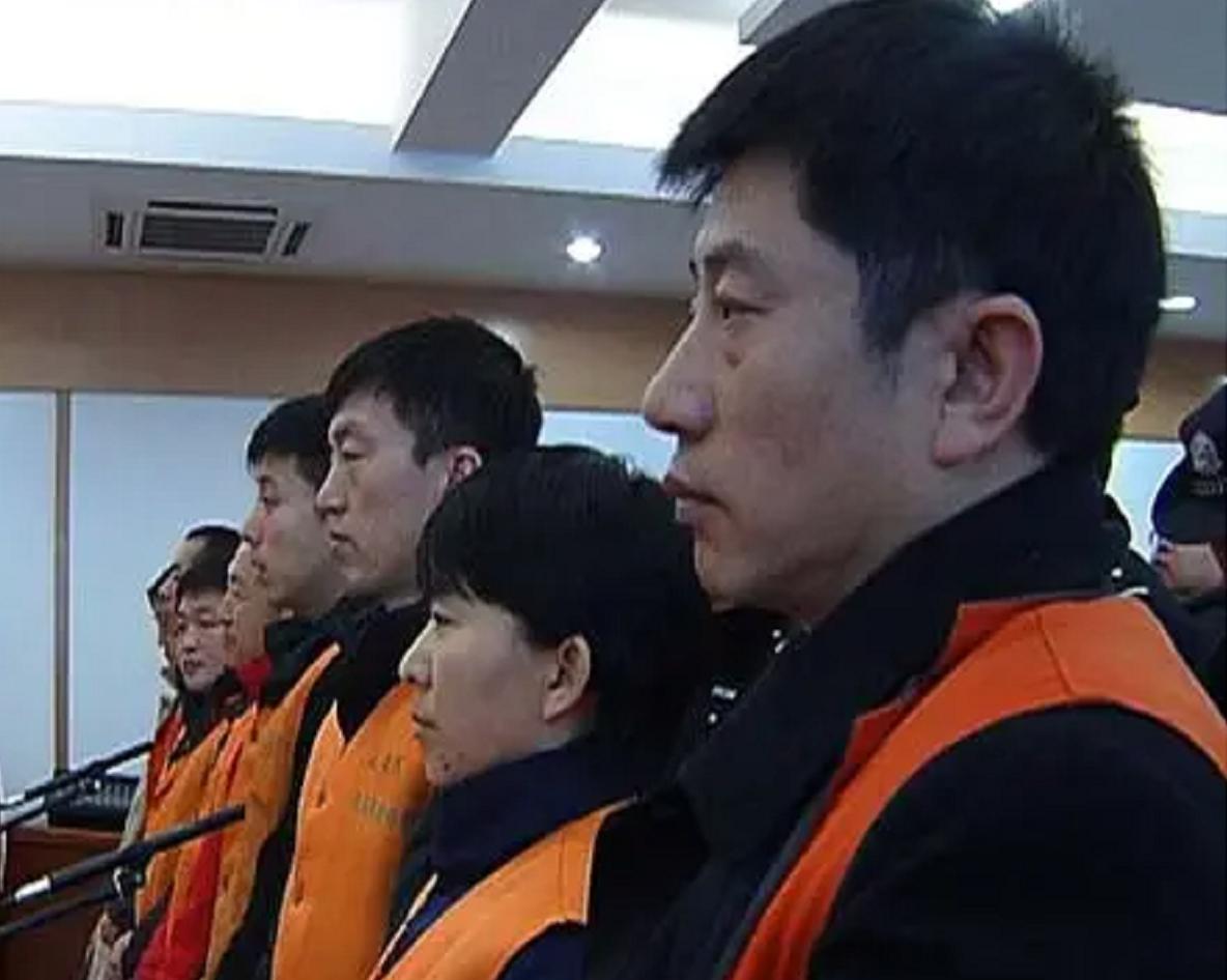 东北“巨骗”*相贵陈**陨落史:开悍马买182万手机号,08年锒铛入狱