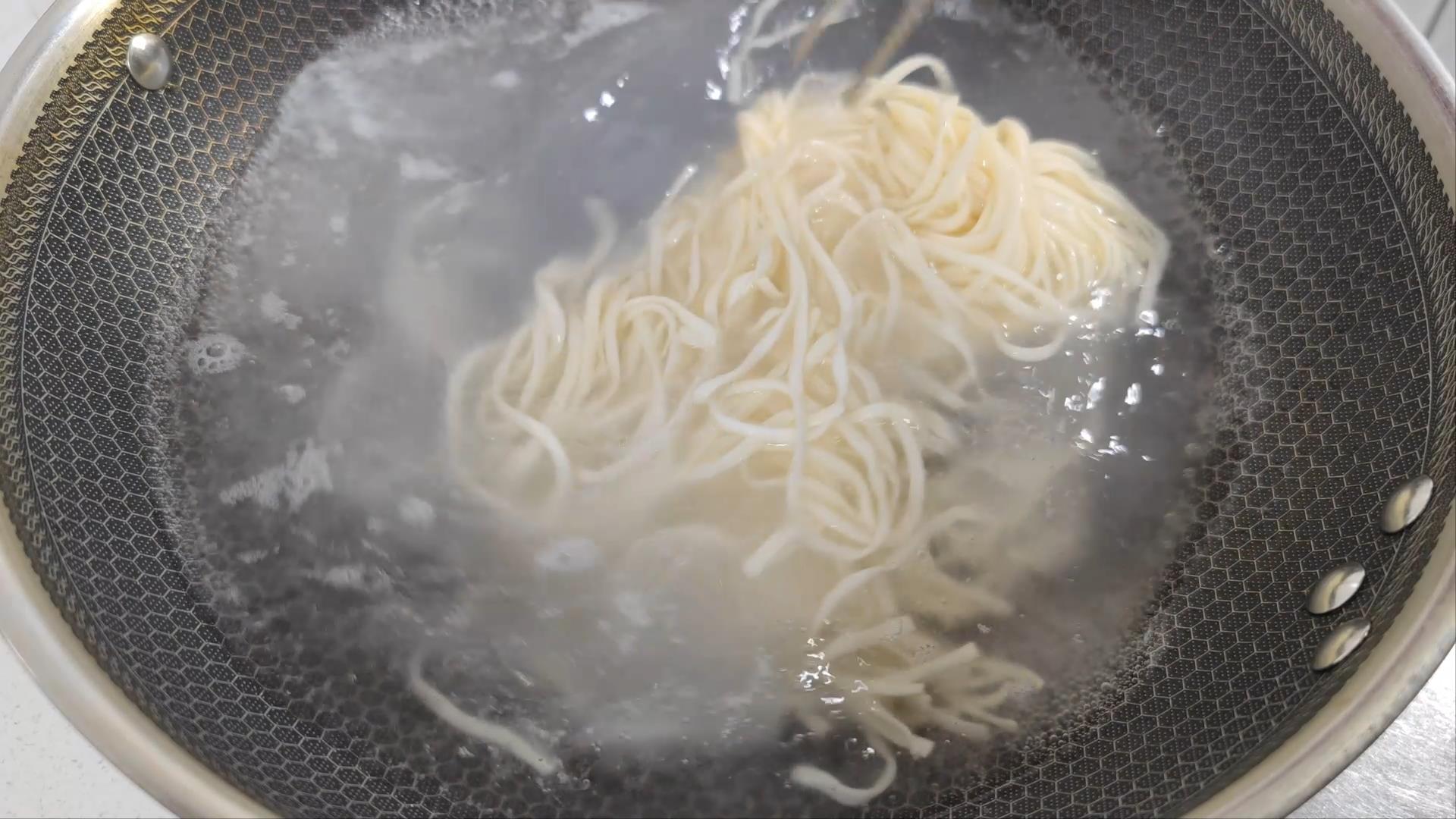 爱吃面条的收藏教你简单做法,爱吃面的要收藏教你杂酱家常做法